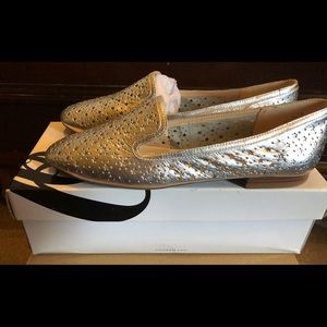 Nine West Luella silver flats